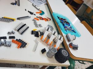 Εκπαιδευτική Ρομποτική eFUTURE Teen Robotics Εκπαιδευτική Ρομποτική eFUTURE Teen Robotics - Lego NXT